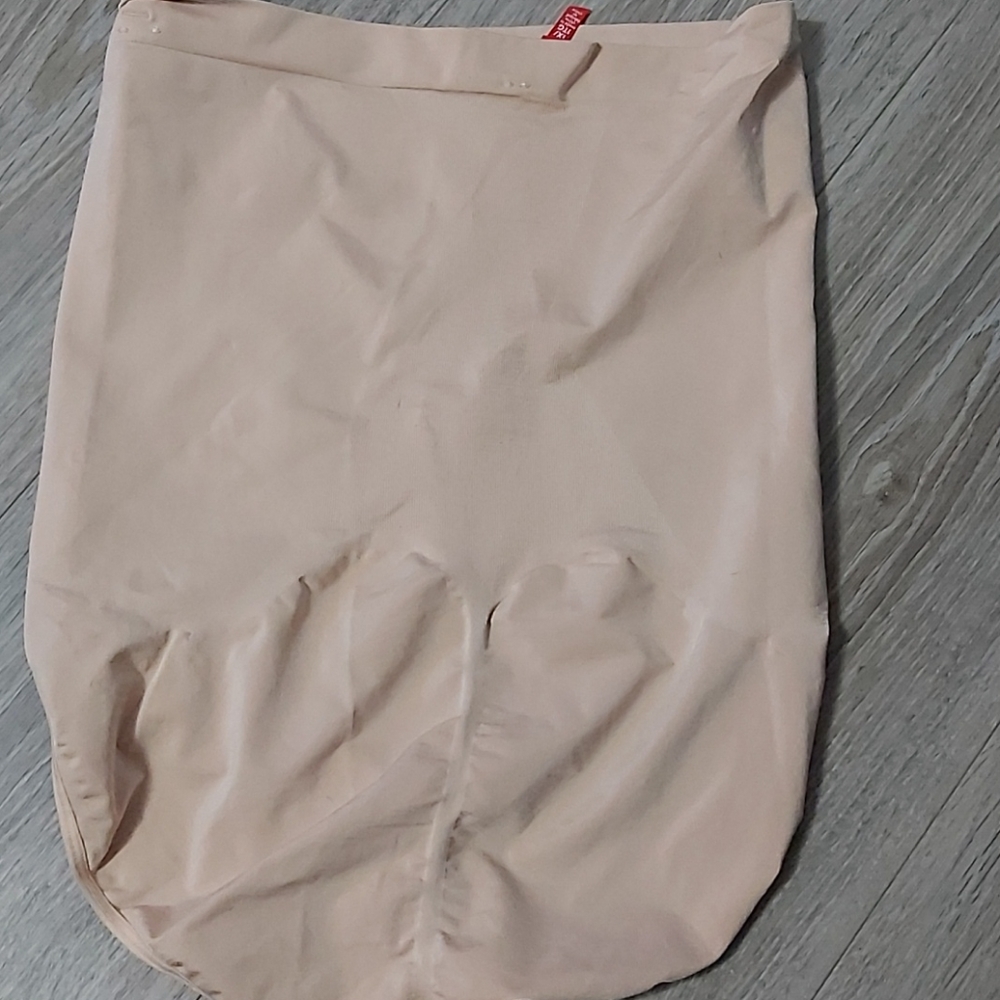 Spanx - Picture 2 of 3